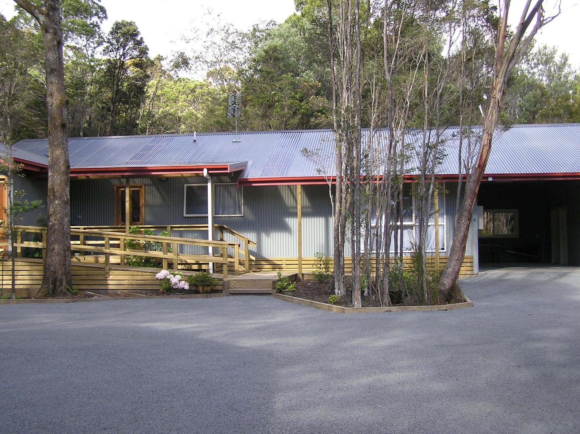 The Crays Accommodation Strahan Exterior photo