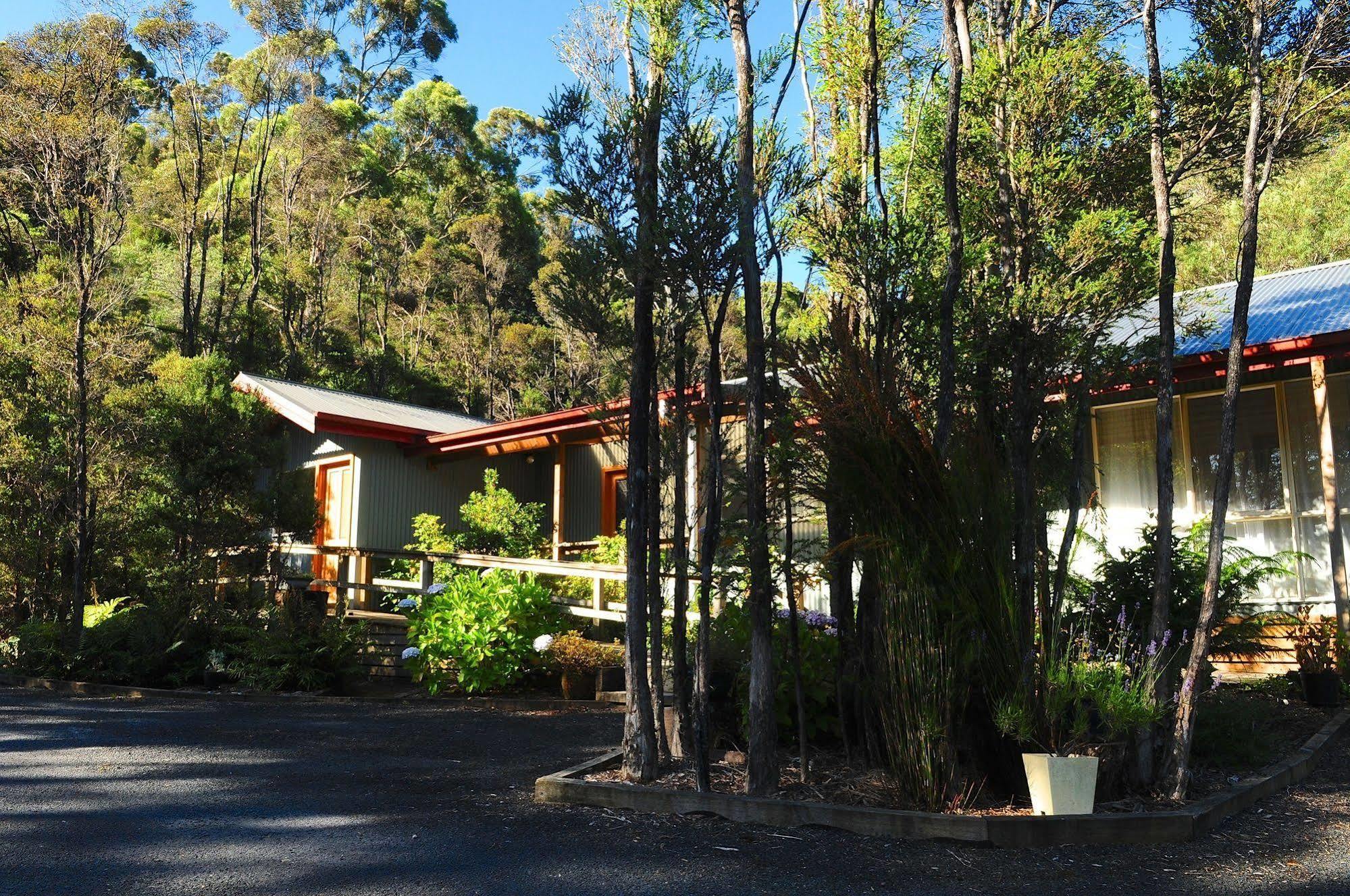 The Crays Accommodation Strahan Exterior photo